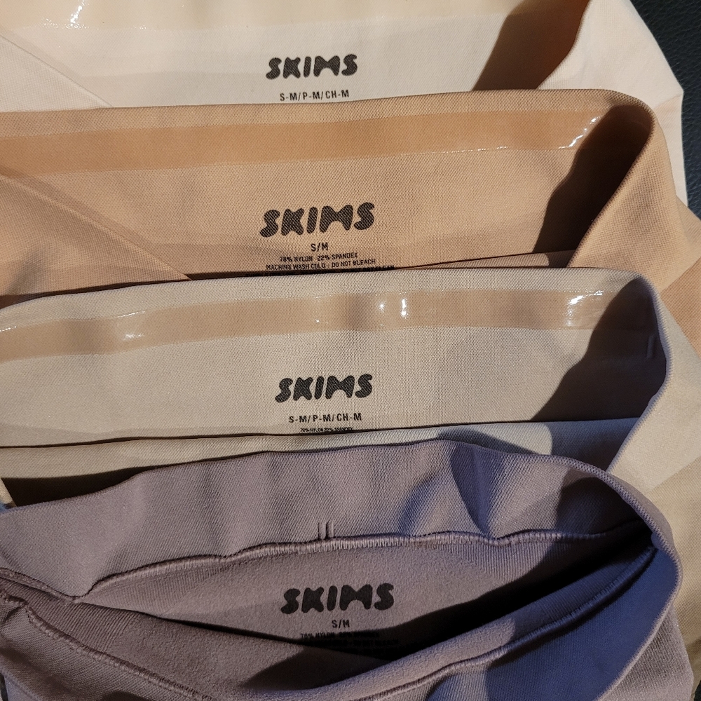 SKIMS Sculpting Thong, Set of 4 - Picture 3 of 3